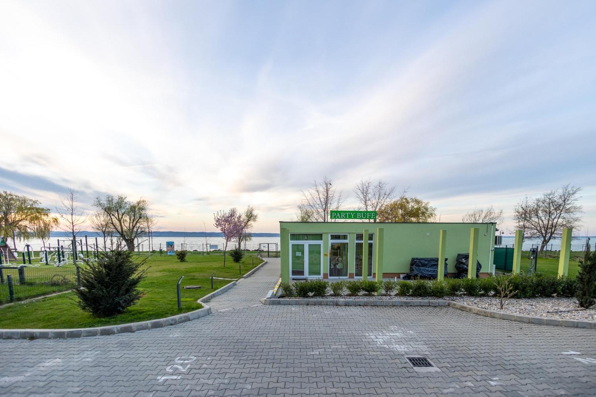 Marine Apartman By Bltn Siófok Zewnętrze zdjęcie