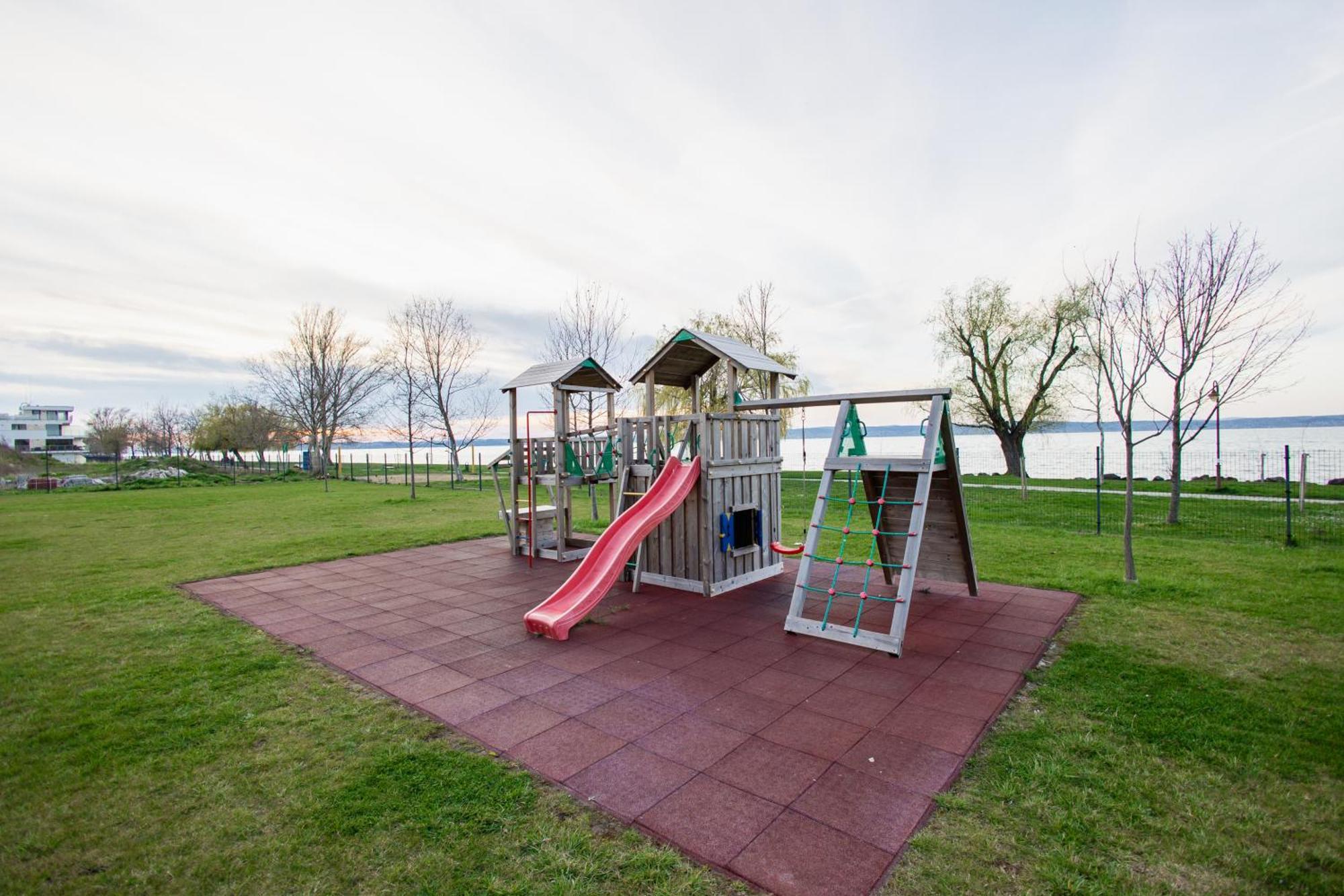 Marine Apartman By Bltn Siófok Zewnętrze zdjęcie